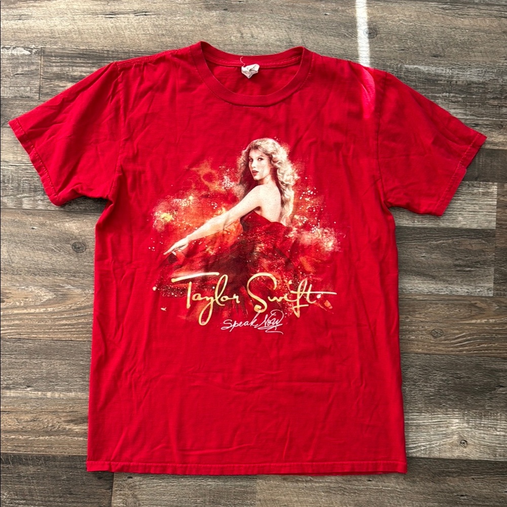 Taylor Swift Speak Now concert T-Shirt